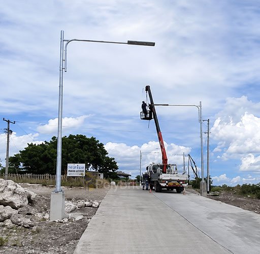 solar lighting poles in Philippines